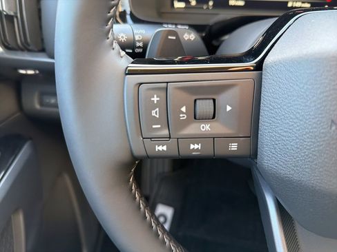 New 2026 Nissan Pathfinder SL w/ SL Premium Package FWD image 23