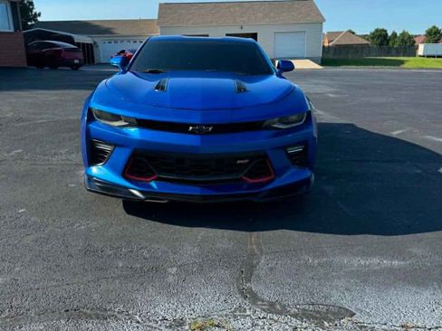 Used 2017 Chevrolet Camaro SS RWD image 8