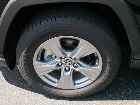 Certified 2025 Toyota RAV4 XLE AWD/4WD image 15
