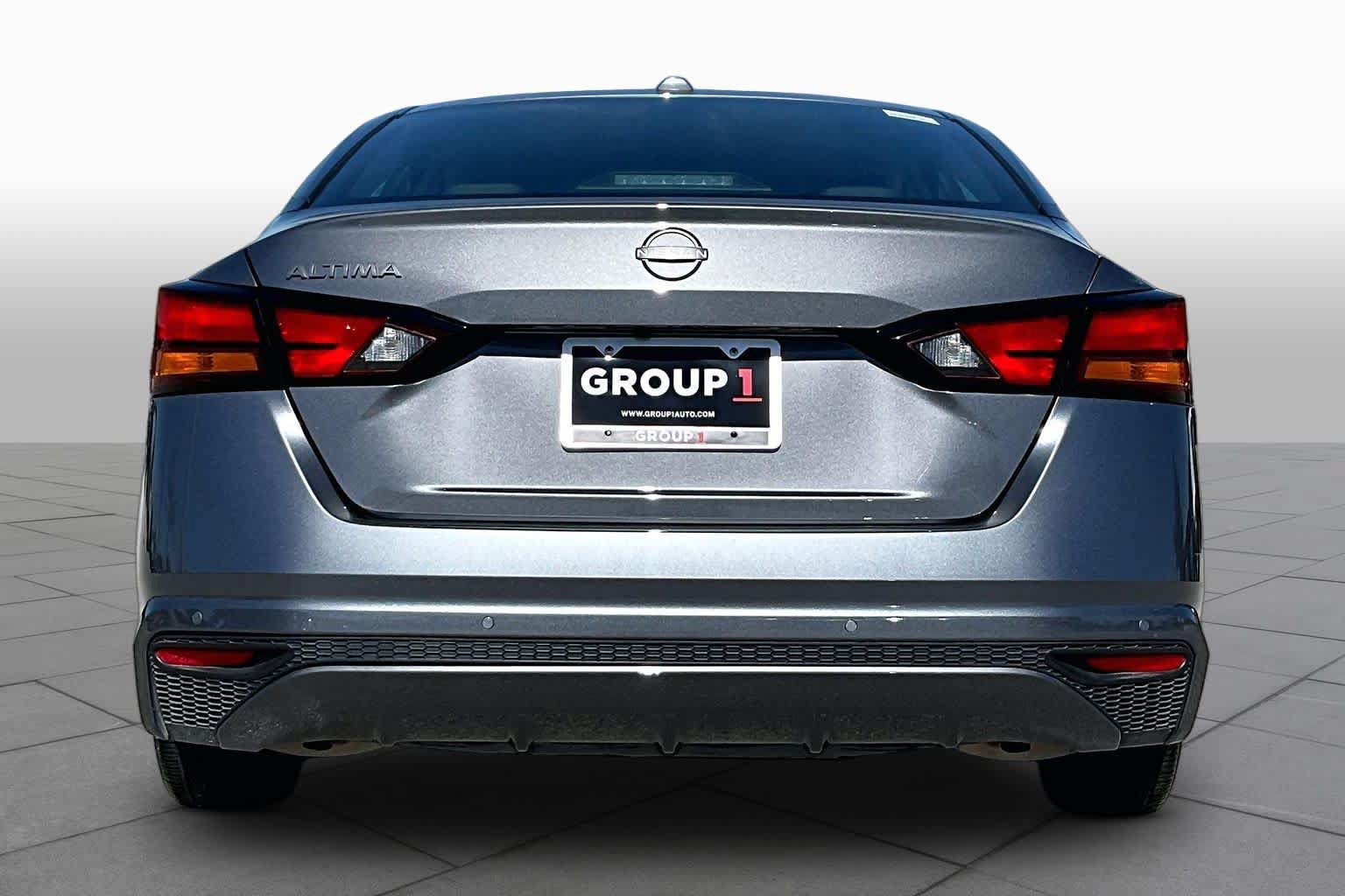 Used 2025 Nissan Altima 2.5 SV FWD image 5
