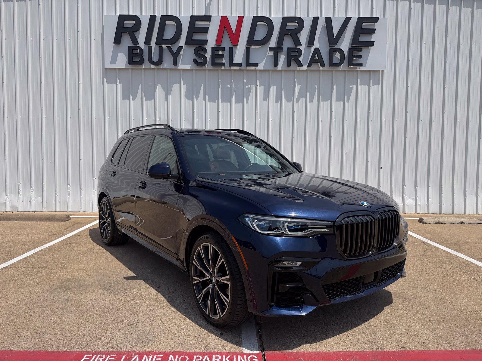 Used 2022 BMW X7 M50i AWD/4WD image 9