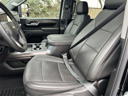 Certified 2024 Chevrolet Silverado 3500 LTZ w/ LTZ Plus Package image 13