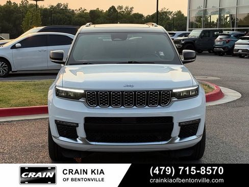 Used 2025 Jeep Grand Cherokee L Summit w/ Luxury Tech Group V AWD/4WD image 2