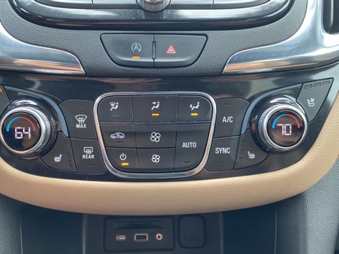 Used 2023 Chevrolet Equinox Premier AWD/4WD image 18