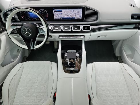 Certified 2025 Mercedes-Benz Maybach GLS 600 4MATIC image 22