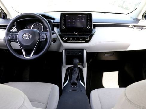 Used 2022 Toyota Corolla Cross LE AWD/4WD image 26