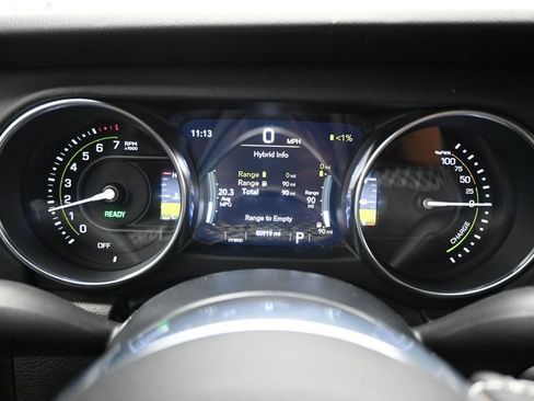 Used 2022 Jeep Wrangler Unlimited Sahara w/ Cold Weather Group AWD/4WD image 16