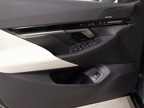 Used 2024 BMW 530i xDrive image 26