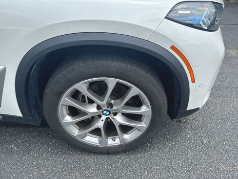 Used 2024 BMW X5 xDrive40i w/ Premium Package AWD/4WD image 2
