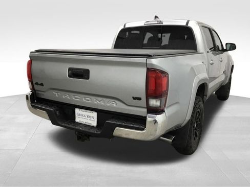 Used 2022 Toyota Tacoma SR5 AWD/4WD image 13