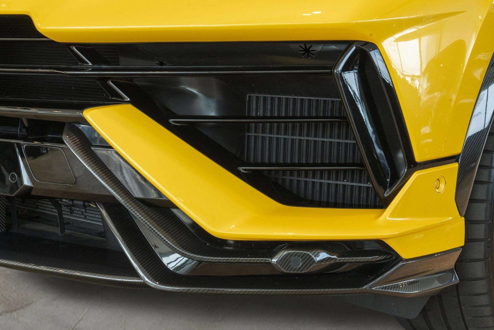 Used 2024 Lamborghini Urus Performante AWD/4WD image 84