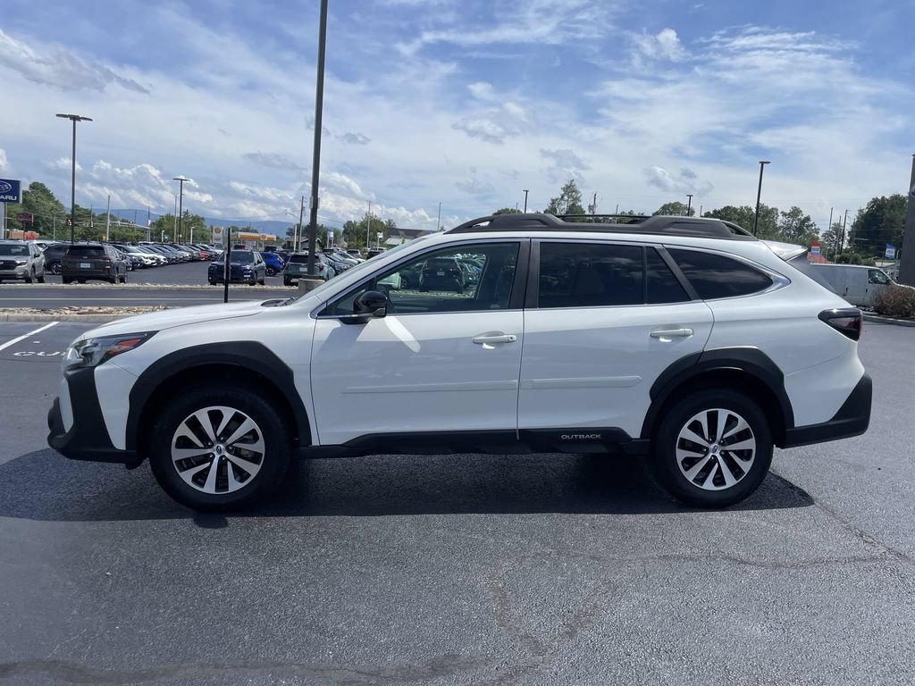 Used 2024 Subaru Outback Premium AWD/4WD image 3