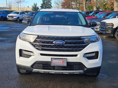 Used 2021 Ford Explorer XLT w/ Equipment Group 202A image 2