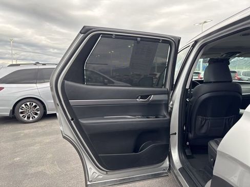 Used 2022 Hyundai Palisade SEL w/ 8P Bench Seat Package AWD/4WD image 19