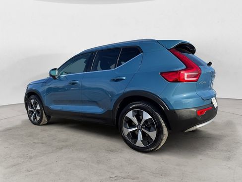 Certified 2025 Volvo XC40 B5 Plus image 3