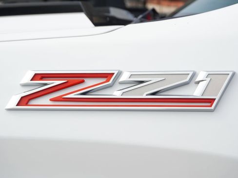 Used 2023 Chevrolet Silverado 1500 LT Trail Boss w/ Convenience Package II image 8