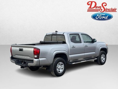 Used 2018 Toyota Tacoma SR image 7