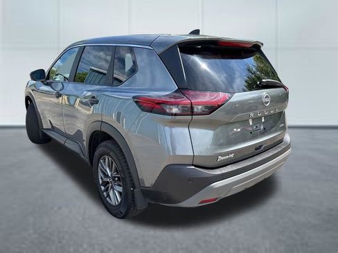 Used 2023 Nissan Rogue S AWD/4WD image 2