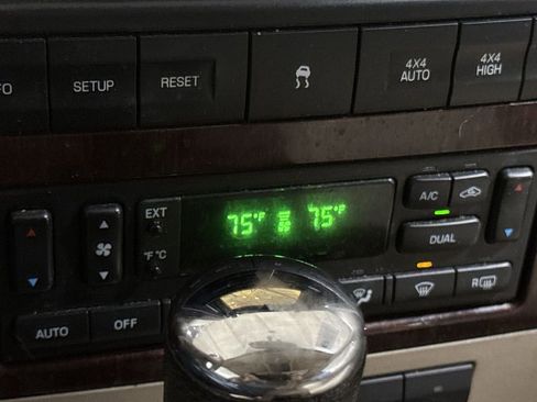 Used 2010 Ford Explorer Limited image 16