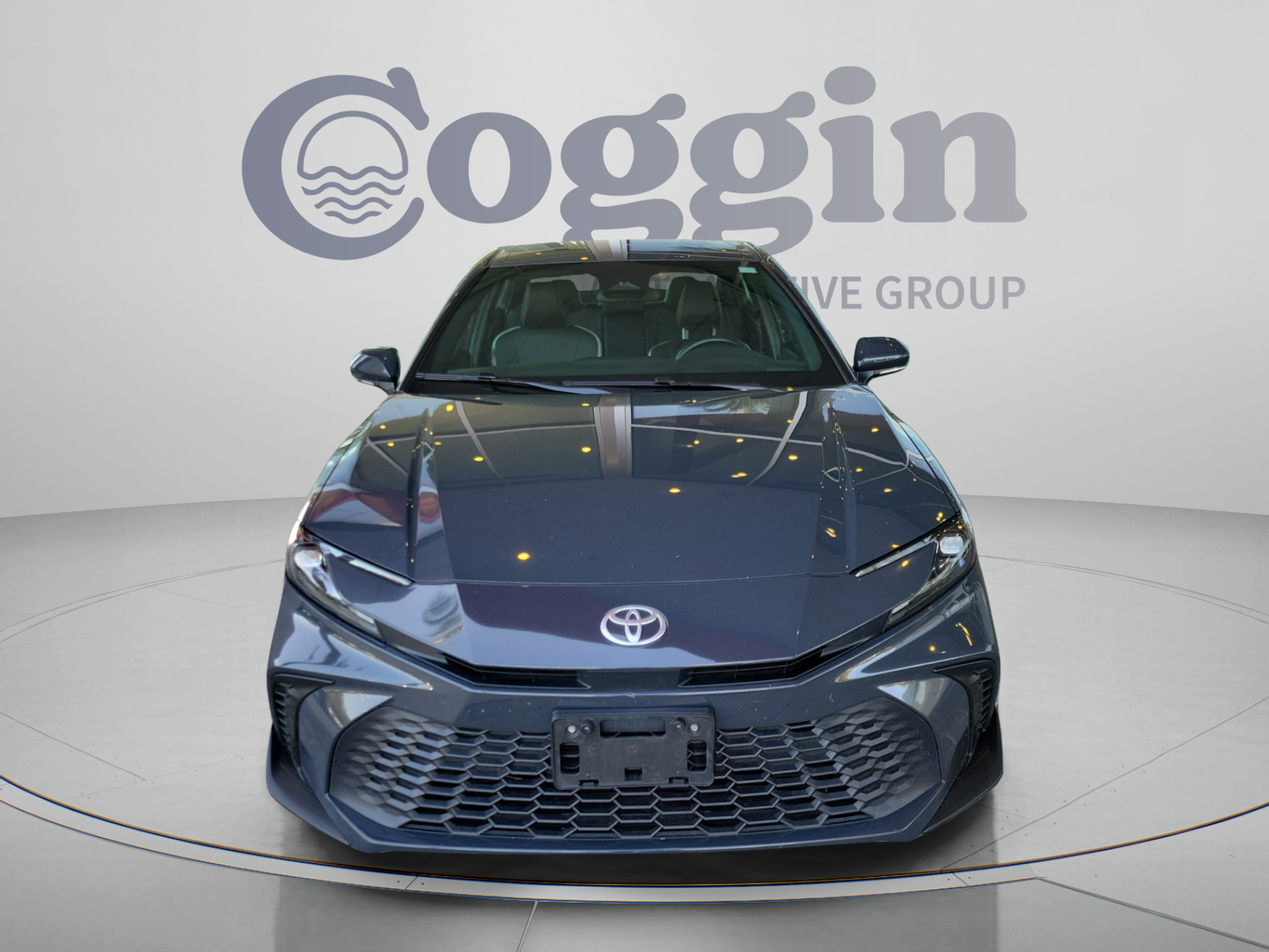 Used 2025 Toyota Camry SE FWD image 5
