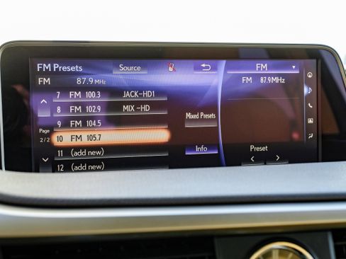 Used 2017 Lexus RX 450h AWD image 31