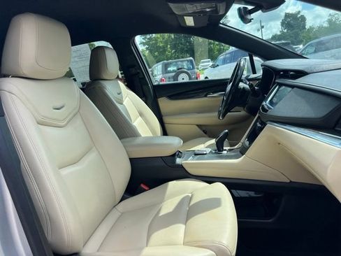 Used 2019 Cadillac XT5 FWD image 27