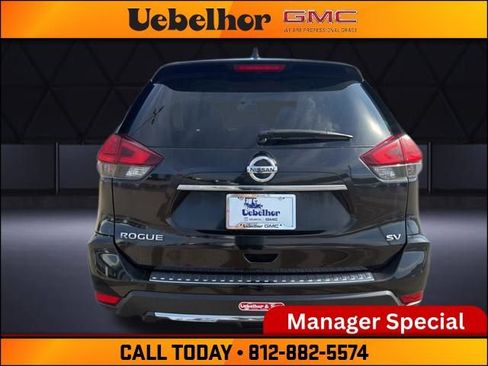 Used 2017 Nissan Rogue SV w/ SV Premium Package image 7