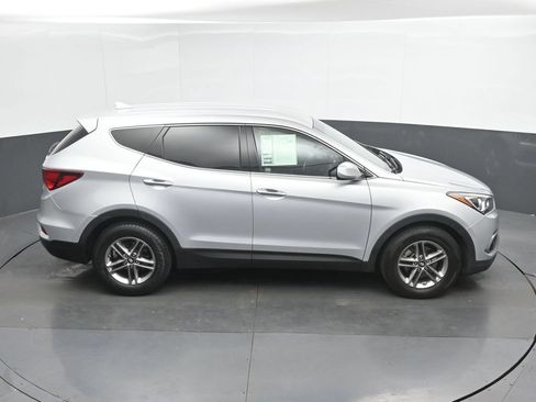 Used 2017 Hyundai Santa Fe Sport FWD image 33