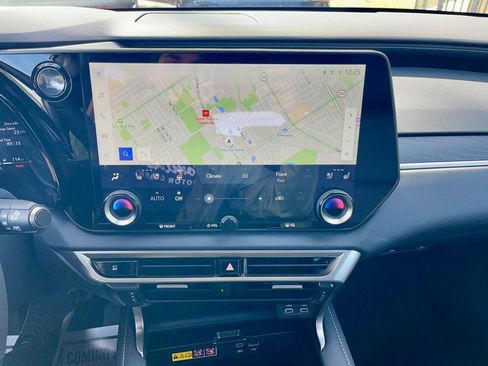 Used 2025 Lexus RX 350 Premium image 16