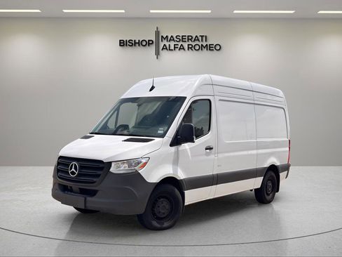 Used 2025 Mercedes-Benz Sprinter 2500 image 2