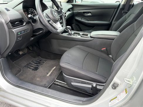 Used 2022 Nissan Sentra S image 9