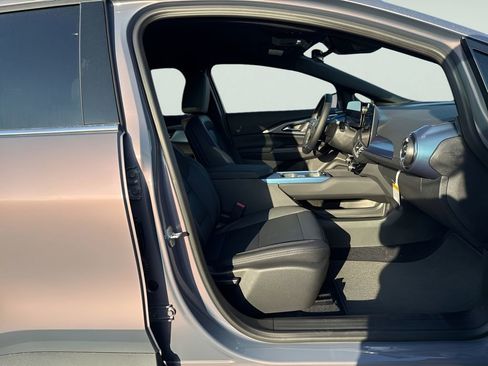 New 2026 Chevrolet Equinox EV LT image 10