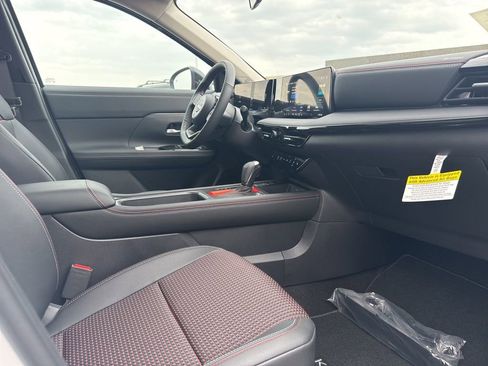 New 2026 Nissan Kicks SR w/ SR Premium Package AWD/4WD image 20
