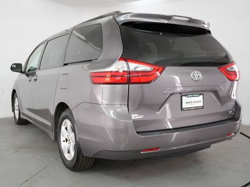 Used 2020 Toyota Sienna LE FWD image 7