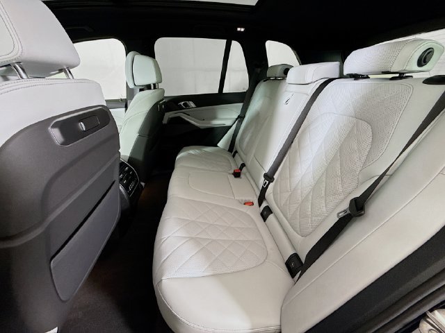 Used 2026 BMW X5 xDrive50e w/ M Sport Package AWD/4WD image 26