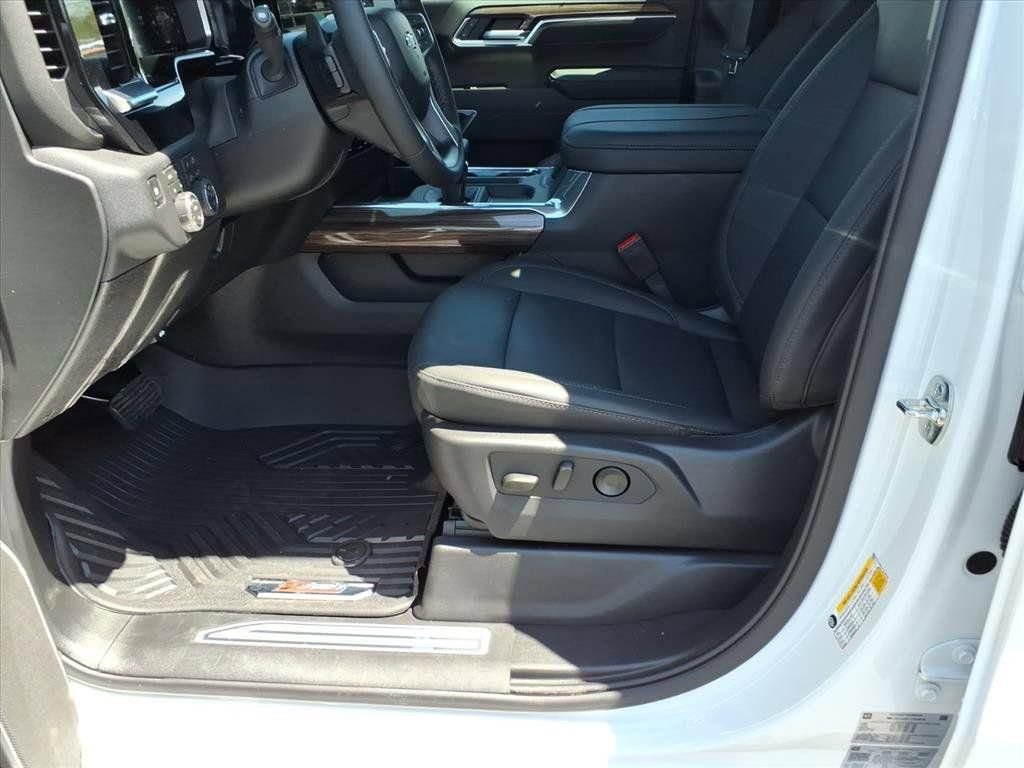 New 2026 Chevrolet Silverado 1500 RST w/ Z71 Off-Road Package AWD/4WD image 9