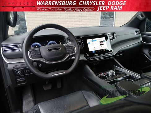 Used 2024 Jeep Wagoneer Series II w/ Flexible Seating Group image 17