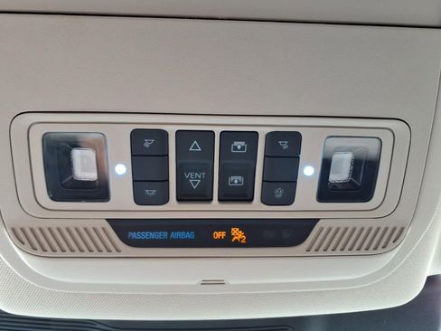 Used 2022 Ford Explorer XLT w/ Equipment Group 202A AWD/4WD image 29
