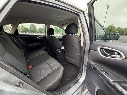Used 2019 Nissan Sentra SR FWD image 16
