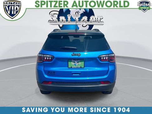 Used 2023 Jeep Compass Latitude w/ Sun and Sound Group AWD/4WD image 8