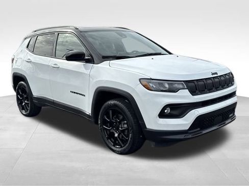 Used 2022 Jeep Compass Altitude w/ Sun and Sound Group image 7