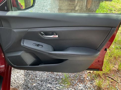 Used 2021 Nissan Sentra SV FWD image 23