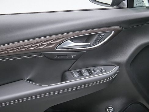 Used 2023 Buick Envision Avenir image 11