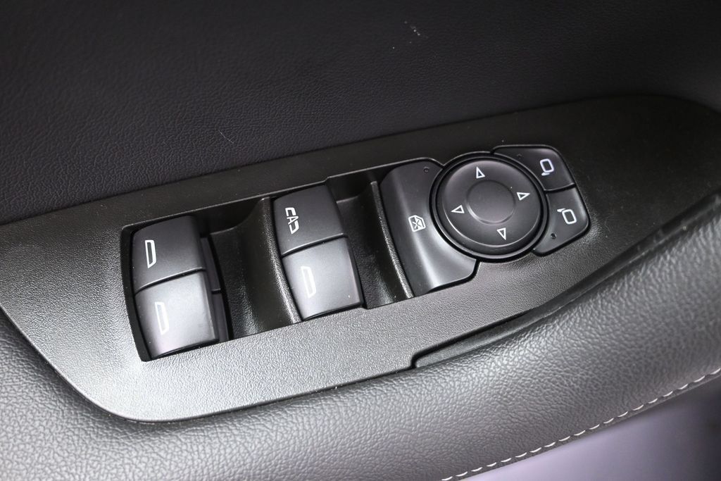 Used 2025 Chevrolet Blazer LT AWD/4WD image 9
