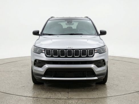 Used 2025 Jeep Compass Limited AWD/4WD image 2