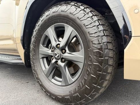 Used 2025 Lexus LX 700h Overtrail image 4