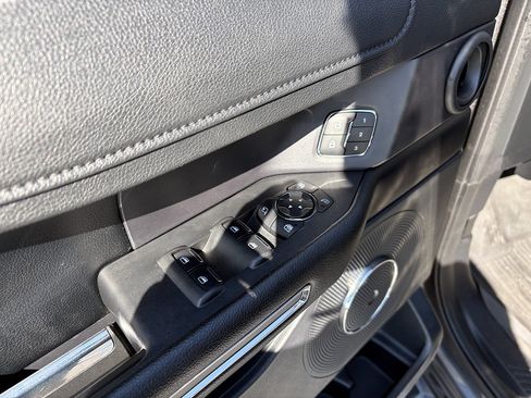 Used 2019 Ford Expedition XLT w/ Equipment Group 202A AWD/4WD image 15