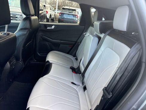 Used 2025 Ford Escape Platinum w/ Premium Technology Package image 18