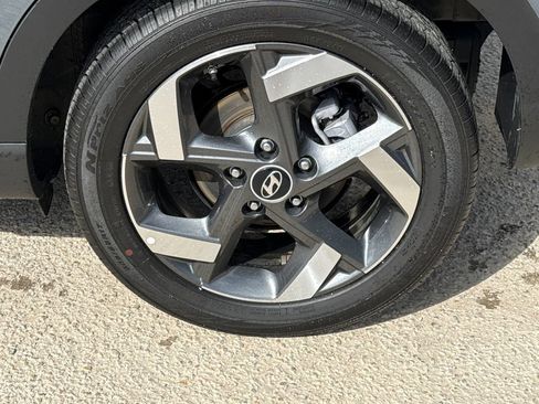 Used 2026 Hyundai Venue SEL FWD image 9
