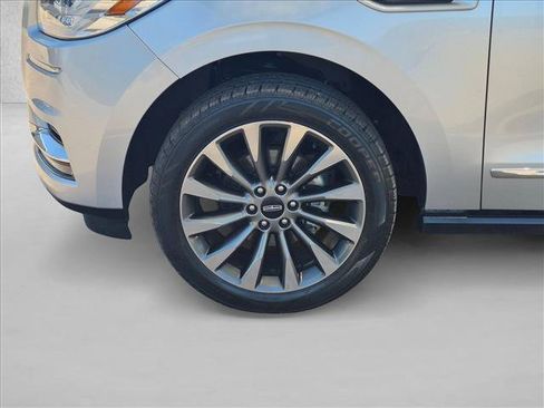 Used 2019 Lincoln Navigator Select AWD/4WD image 9